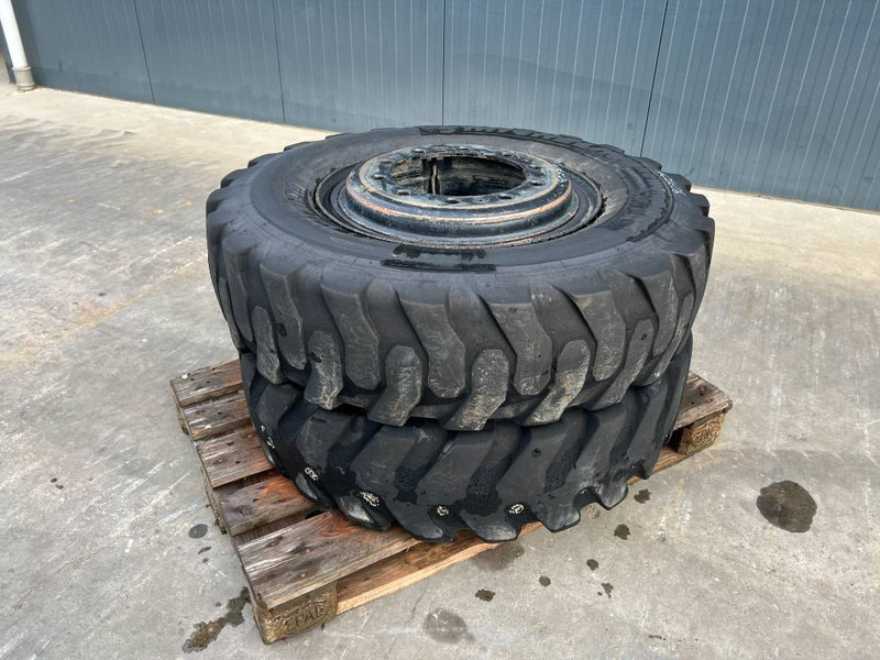 Michelin 1000 x 20 banden / 10.00 x 20: 1x2 Reifen - Banden en velgen voor Bouwmachine: afbeelding 1 Michelin 1000 x 20 banden / 10.00 x 20: 1x2 Reifen - Banden en velgen voor Bouwmachine: afbeelding 1