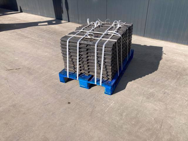 Sany SY210 / SY230 700mm Shoes - Frame/ Chassis voor Bouwmachine: afbeelding 1 Sany SY210 / SY230 700mm Shoes - Frame/ Chassis voor Bouwmachine: afbeelding 1
