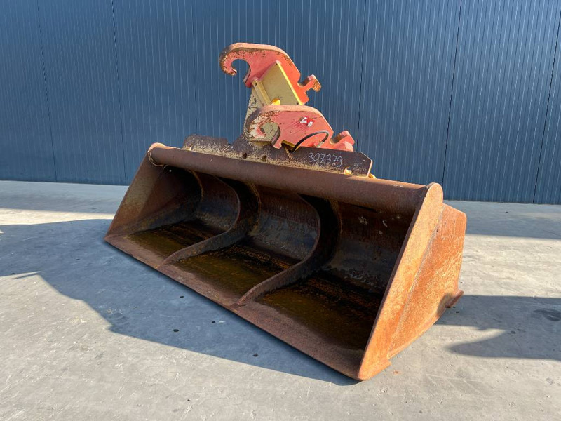 Verachtert CW45S - Bak voor Bouwmachine: afbeelding 1 Verachtert CW45S - Bak voor Bouwmachine: afbeelding 1