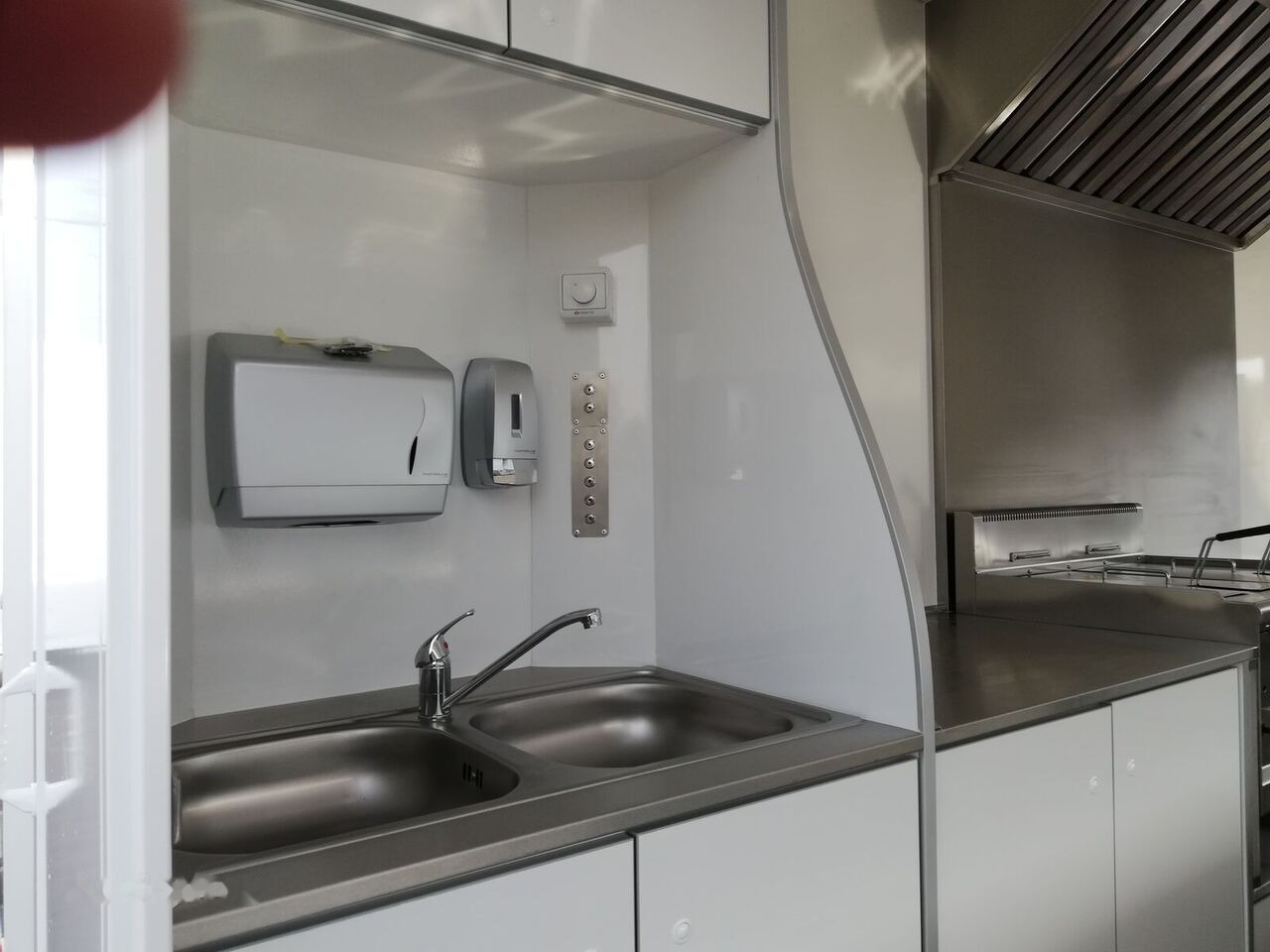 Nieuw Verkoopwagen Bannert ***NA ZAMÓWIENIE*** IMBISS: afbeelding 9 Nieuw Verkoopwagen Bannert ***NA ZAMÓWIENIE*** IMBISS: afbeelding 9