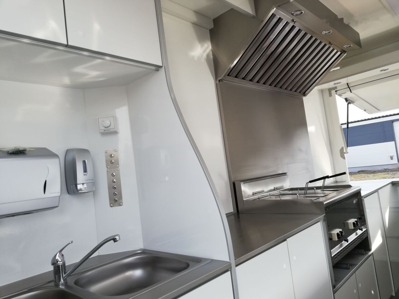 Nieuw Verkoopwagen Bannert ***NA ZAMÓWIENIE*** IMBISS: afbeelding 10 Nieuw Verkoopwagen Bannert ***NA ZAMÓWIENIE*** IMBISS: afbeelding 10