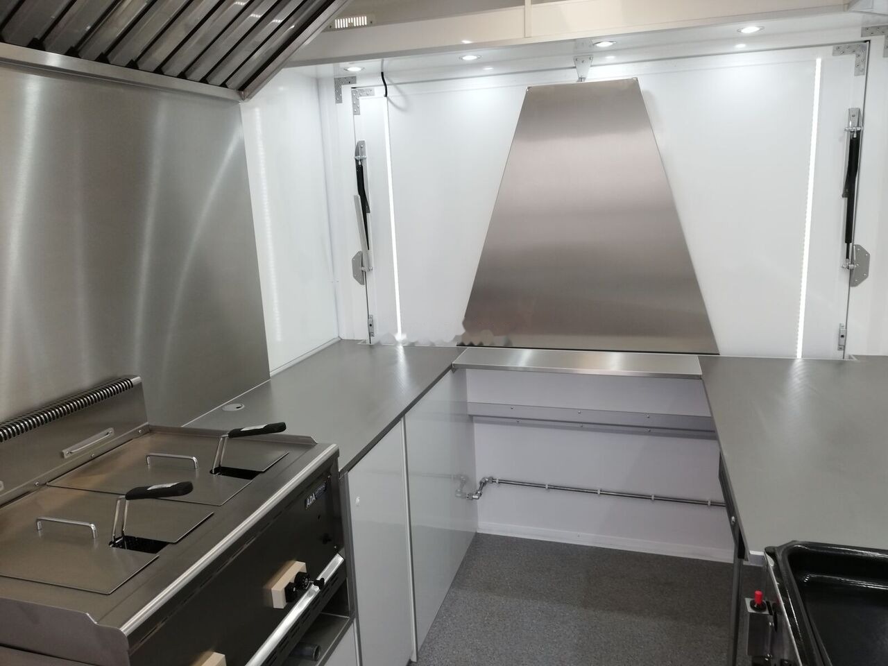 Nieuw Verkoopwagen Bannert ***NA ZAMÓWIENIE*** IMBISS: afbeelding 22 Nieuw Verkoopwagen Bannert ***NA ZAMÓWIENIE*** IMBISS: afbeelding 22