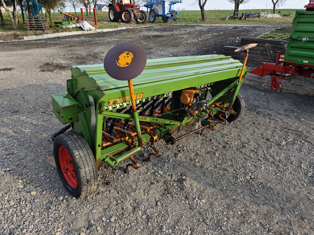 AMAZONE D7 SPECIAL II Typ 30 - Zaai-/ Plantmachine: afbeelding 4 AMAZONE D7 SPECIAL II Typ 30 - Zaai-/ Plantmachine: afbeelding 4