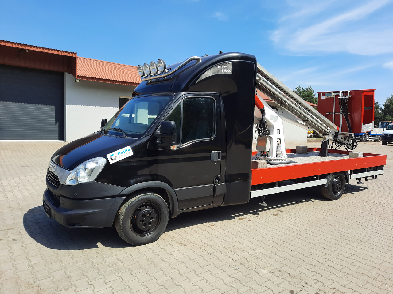 Iveco DAILY 35S11 podnośnik koszowy - Open/ Plateau aanhangwagen: afbeelding 4 Iveco DAILY 35S11 podnośnik koszowy - Open/ Plateau aanhangwagen: afbeelding 4