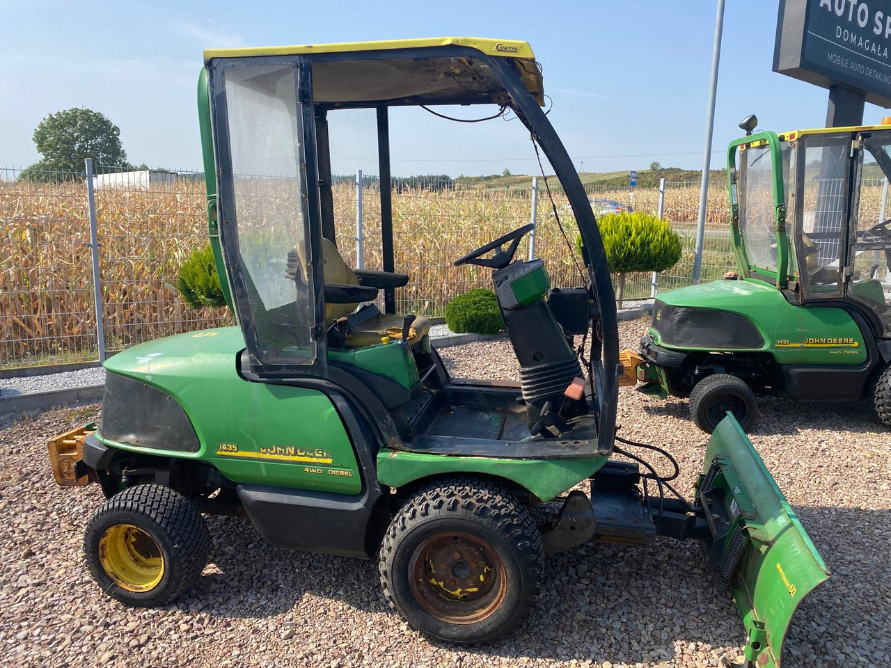 John Deere 1435 4WD Diesel - Gemeentelijke tractor: afbeelding 2 John Deere 1435 4WD Diesel - Gemeentelijke tractor: afbeelding 2