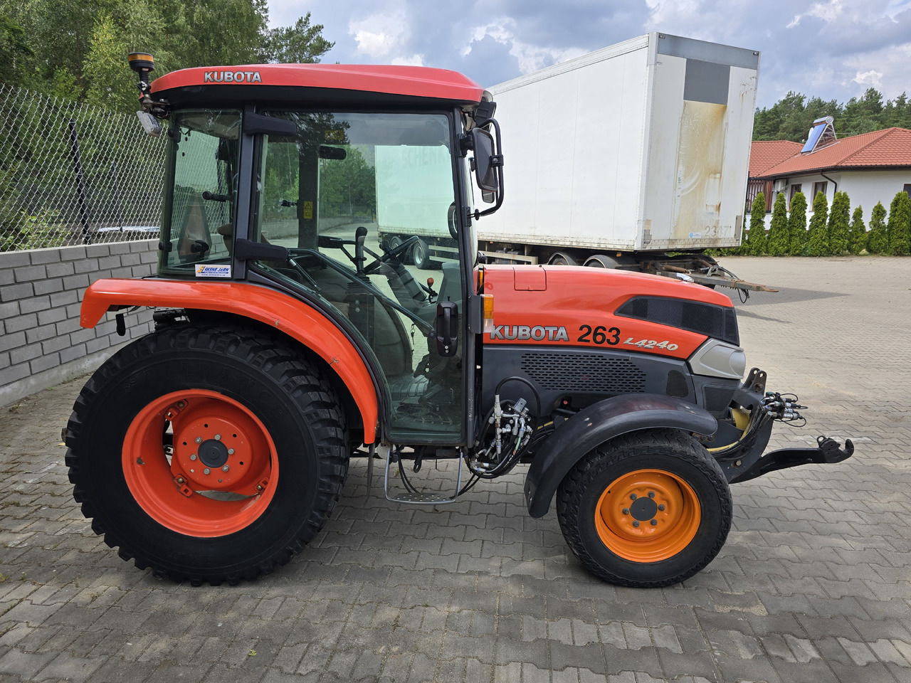 KUBOTA 4240 - Tractor: afbeelding 5 KUBOTA 4240 - Tractor: afbeelding 5