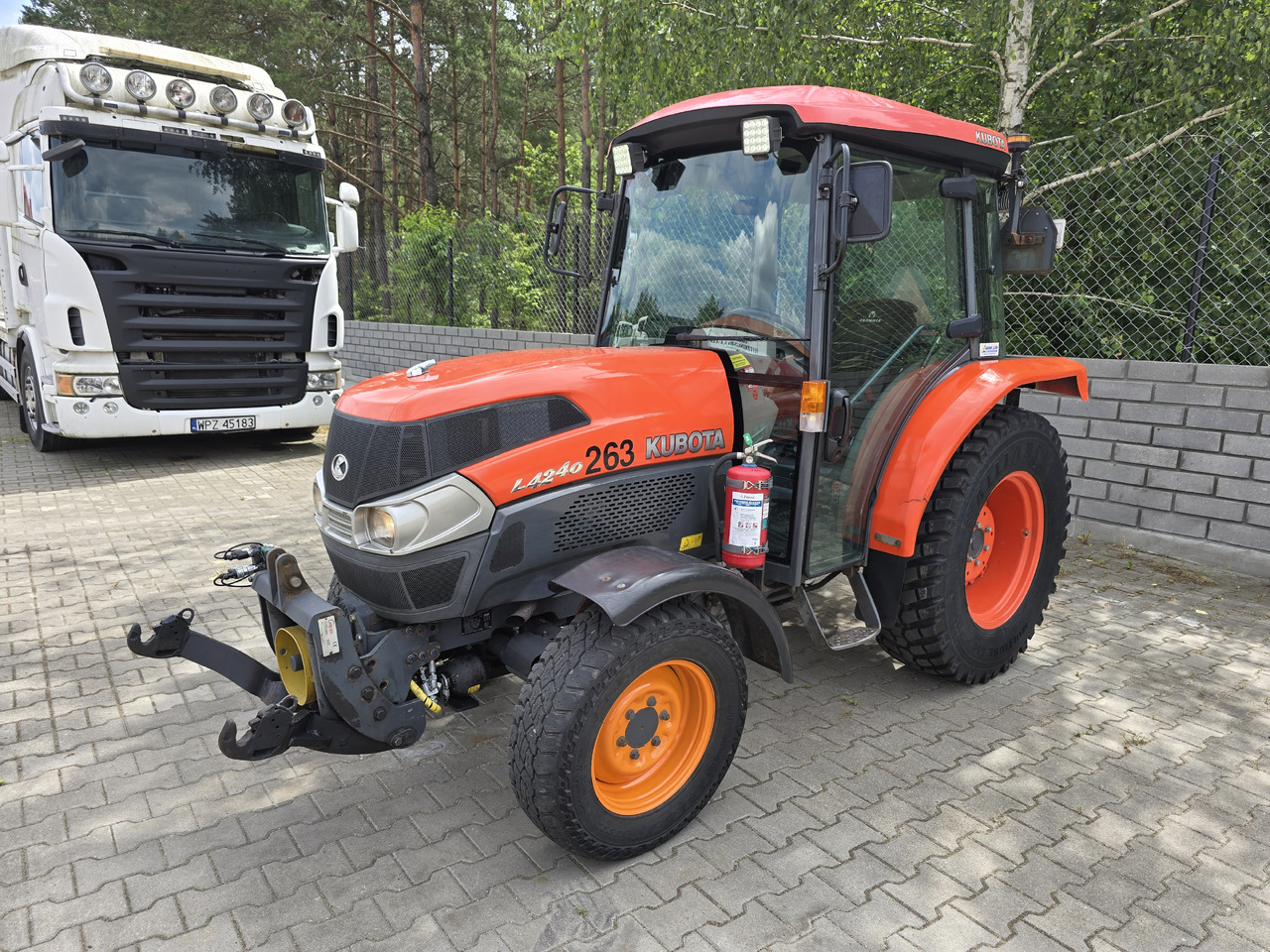 KUBOTA 4240 - Tractor: afbeelding 3 KUBOTA 4240 - Tractor: afbeelding 3