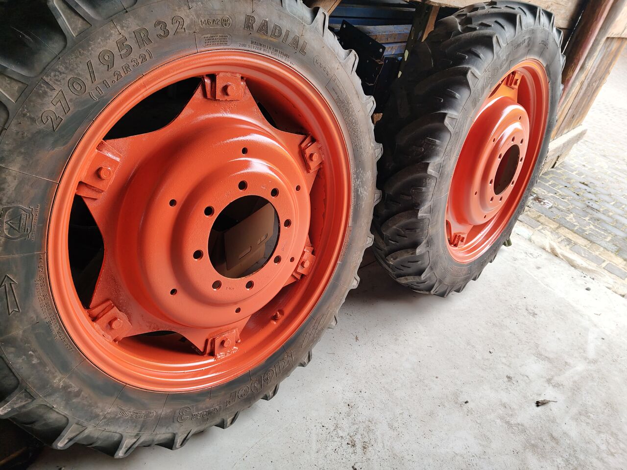 Kleber, Taurus 11.2 R32 (270/95 R32), 9.5 R48 - Complete wiel voor Landbouwmachine: afbeelding 3 Kleber, Taurus 11.2 R32 (270/95 R32), 9.5 R48 - Complete wiel voor Landbouwmachine: afbeelding 3