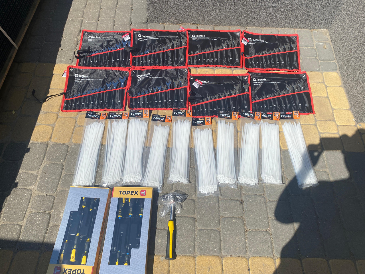 Neo Tools, Qtechnic narzedzia, klucze, opaski, młotek - Werkplaats toebehoor: afbeelding 1 Neo Tools, Qtechnic narzedzia, klucze, opaski, młotek - Werkplaats toebehoor: afbeelding 1