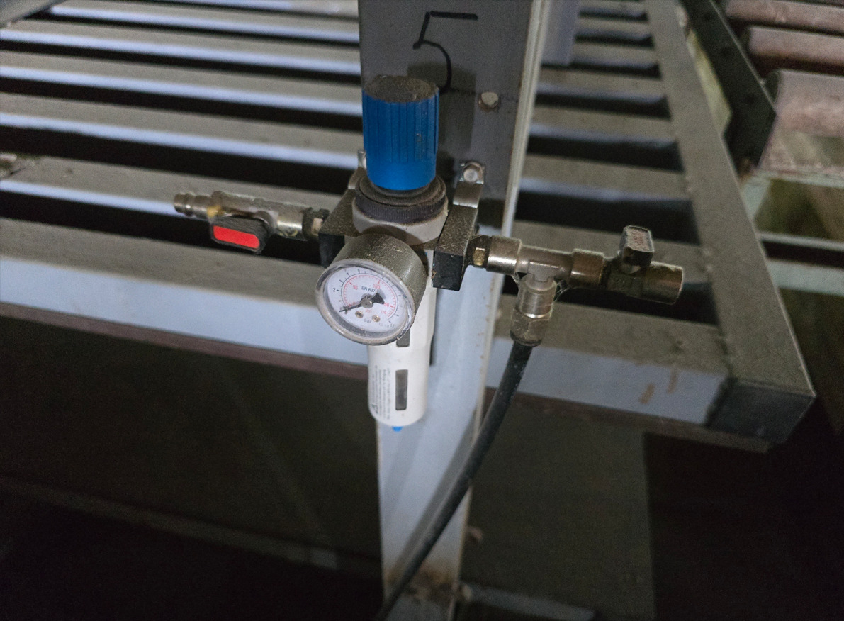 Prasa stół do klejenia płyt, drewna pneumatyczna regulowana 3 m - Houtbewerkingsmachine: afbeelding 4 Prasa stół do klejenia płyt, drewna pneumatyczna regulowana 3 m - Houtbewerkingsmachine: afbeelding 4