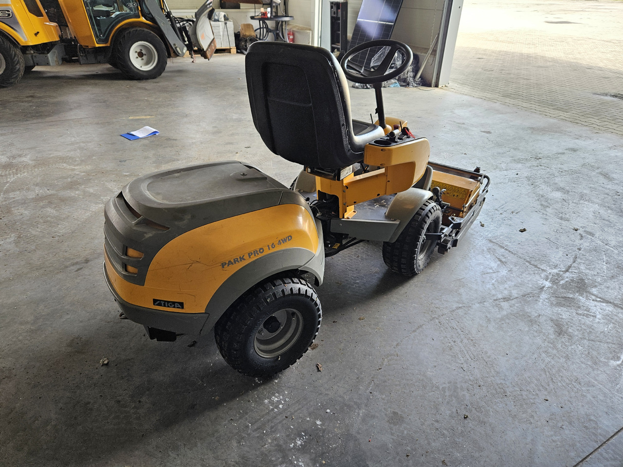 Stiga Park Pro 16 4WD - Gazonmaaier: afbeelding 4 Stiga Park Pro 16 4WD - Gazonmaaier: afbeelding 4