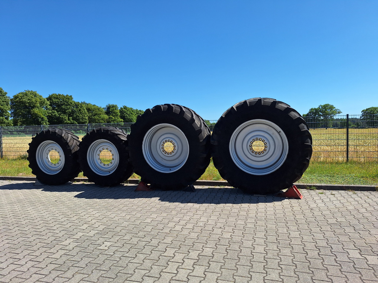 Trelleborg - Band voor Bouwmachine: afbeelding 1 Trelleborg - Band voor Bouwmachine: afbeelding 1