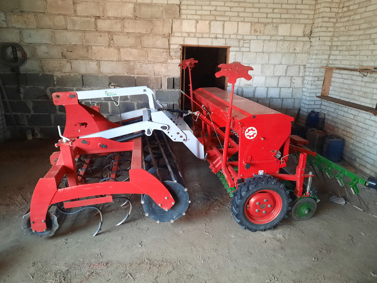 UNIA POZNANIAK 370/2.7L + ARAMIS 2,7R - Zaaicombinatie: afbeelding 2 UNIA POZNANIAK 370/2.7L + ARAMIS 2,7R - Zaaicombinatie: afbeelding 2