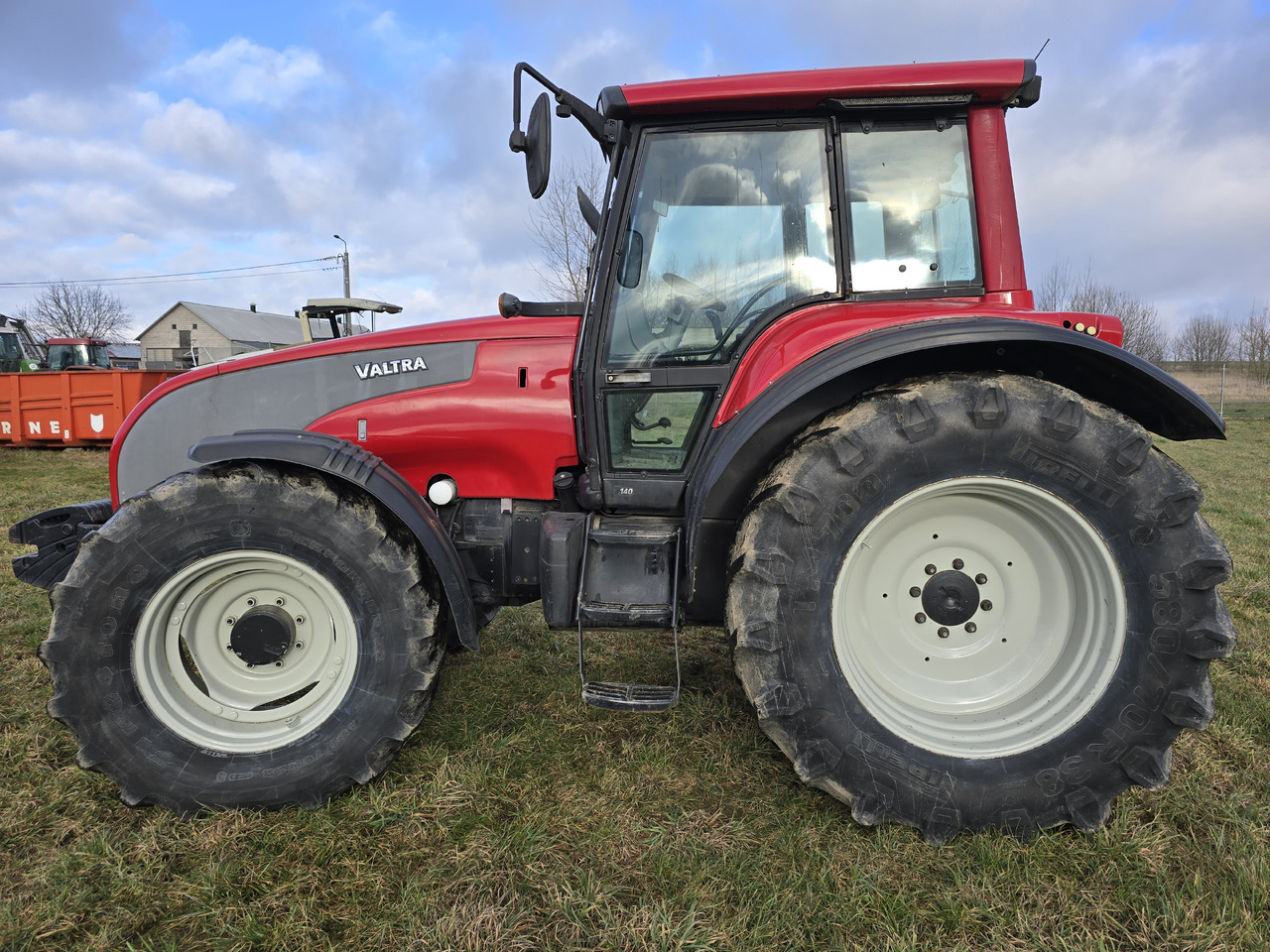 VALTRA T140 - Tractor: afbeelding 2 VALTRA T140 - Tractor: afbeelding 2