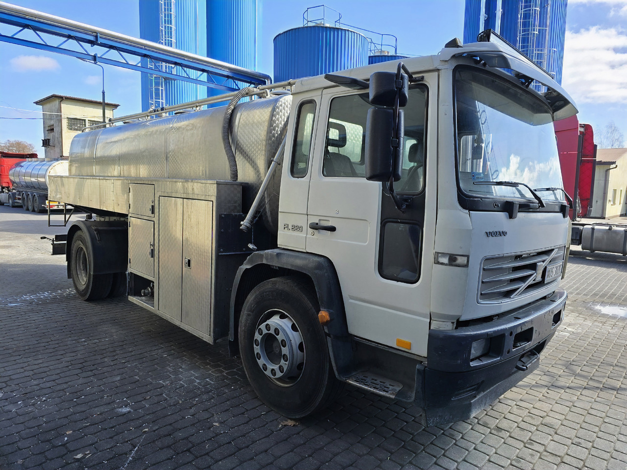 VOLVO FL 220 - Tankwagen: afbeelding 2 VOLVO FL 220 - Tankwagen: afbeelding 2