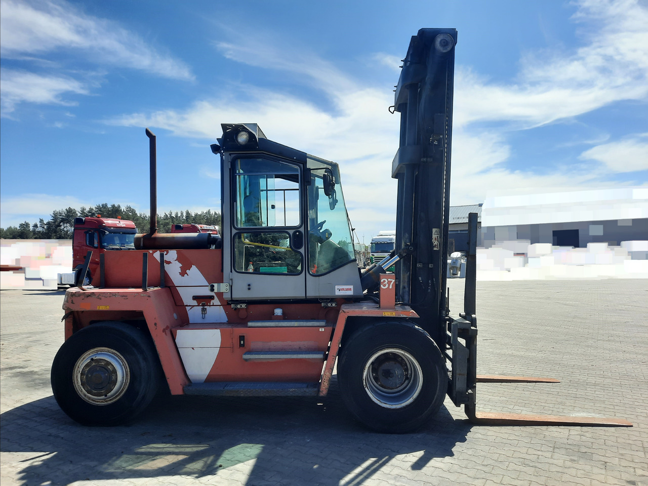Kalmar DCD 100-6 - Diesel heftruck: afbeelding 2 Kalmar DCD 100-6 - Diesel heftruck: afbeelding 2