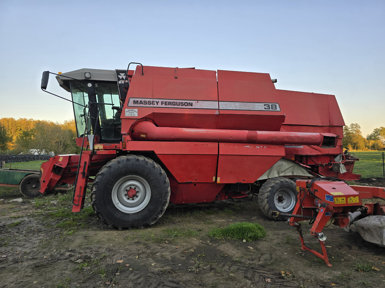 Massey-ferguson 38 - Maaidorser: afbeelding 1 Massey-ferguson 38 - Maaidorser: afbeelding 1