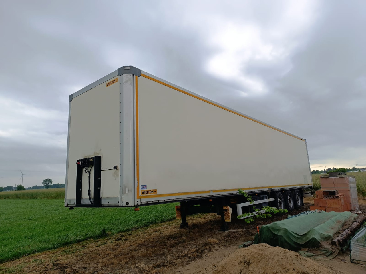 Wielton NS34FT - Gesloten oplegger: afbeelding 4 Wielton NS34FT - Gesloten oplegger: afbeelding 4