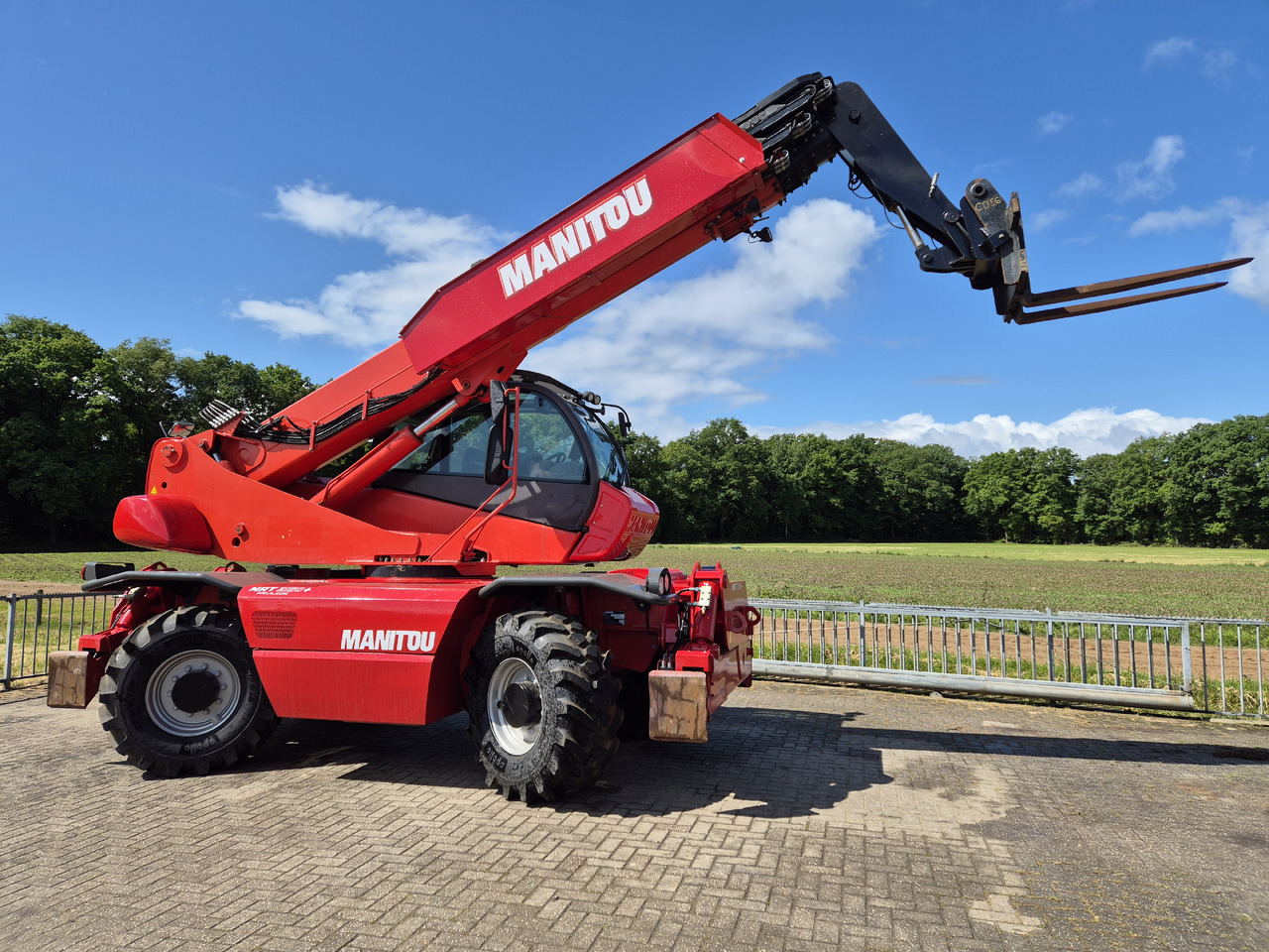 Manitou MRT 2150 plus privilege - Verreiker: afbeelding 2 Manitou MRT 2150 plus privilege - Verreiker: afbeelding 2