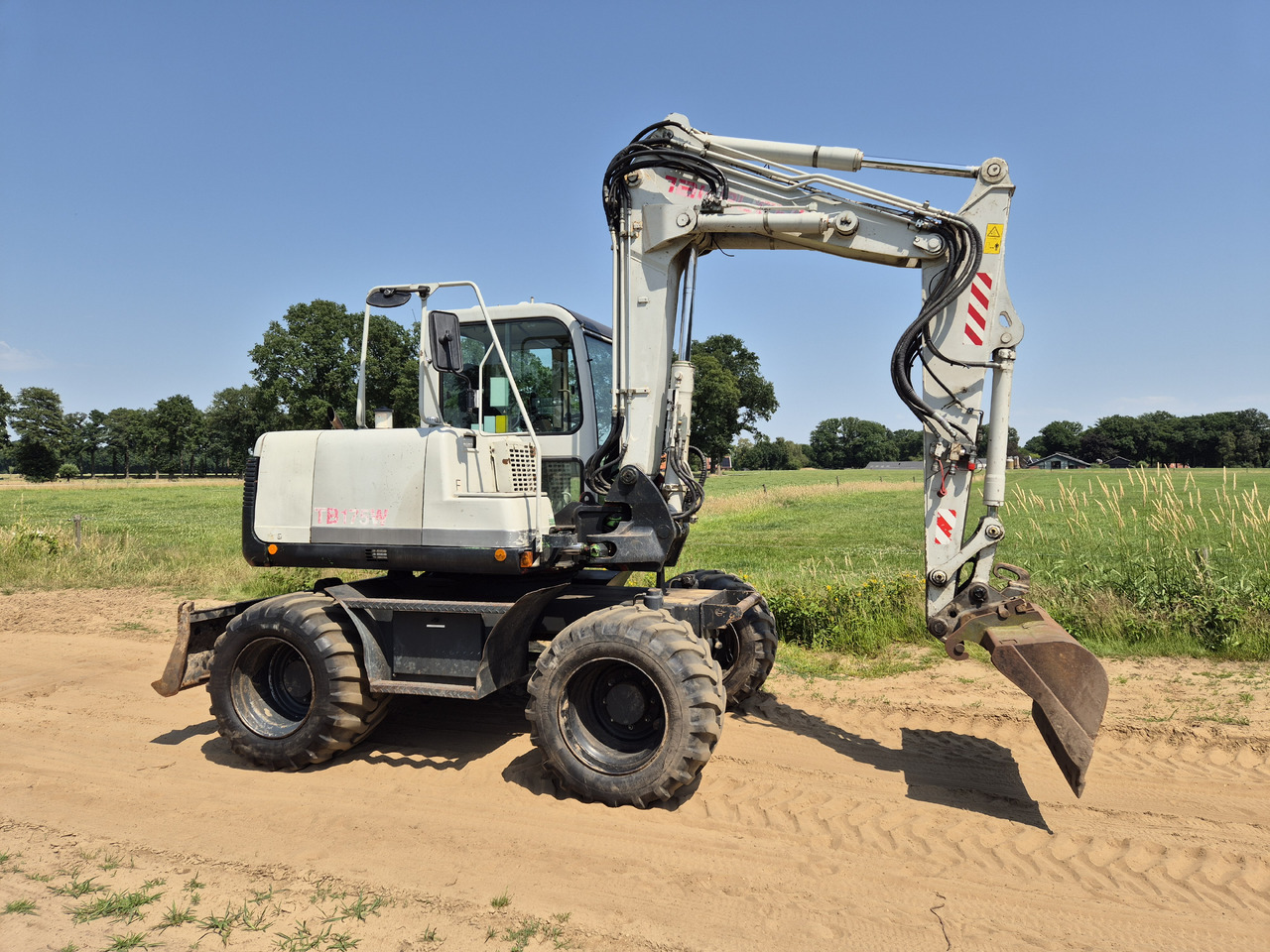 Tackeuchi TB 175 W - Mobiele graafmachine: afbeelding 2 Tackeuchi TB 175 W - Mobiele graafmachine: afbeelding 2