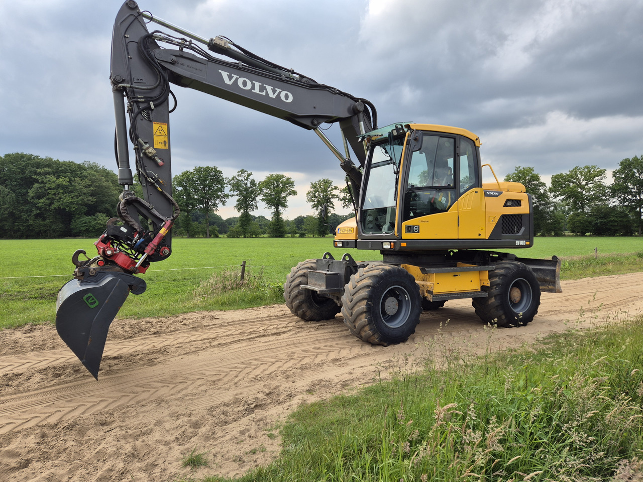 VOLVO EW 140 D Rototilt - Mobiele graafmachine: afbeelding 1 VOLVO EW 140 D Rototilt - Mobiele graafmachine: afbeelding 1