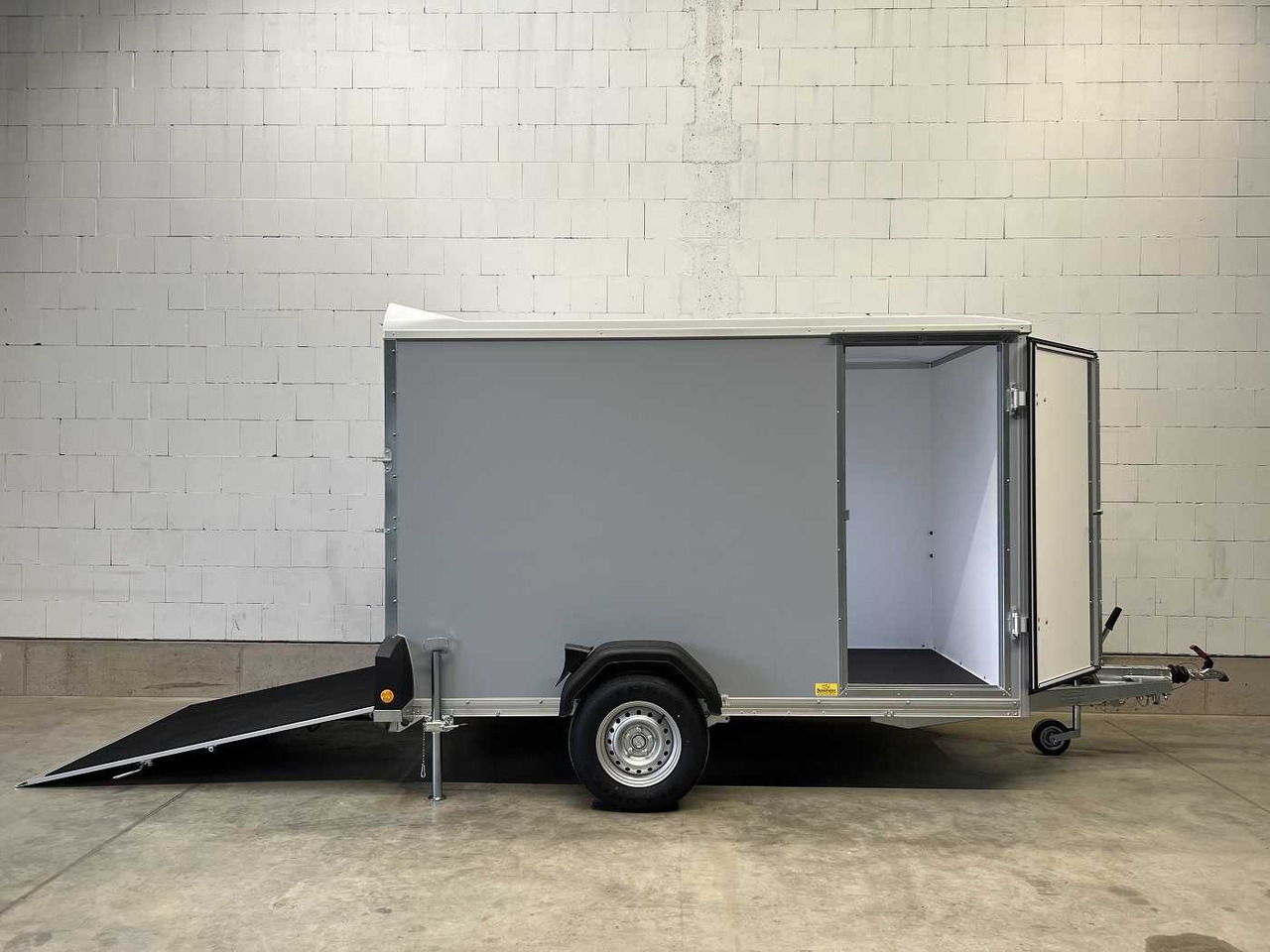 BOECKMANN KT 3015/15 M F Tür TKL Stützen Kofferanhänger - Gesloten aanhangwagen: afbeelding 1 BOECKMANN KT 3015/15 M F Tür TKL Stützen Kofferanhänger - Gesloten aanhangwagen: afbeelding 1