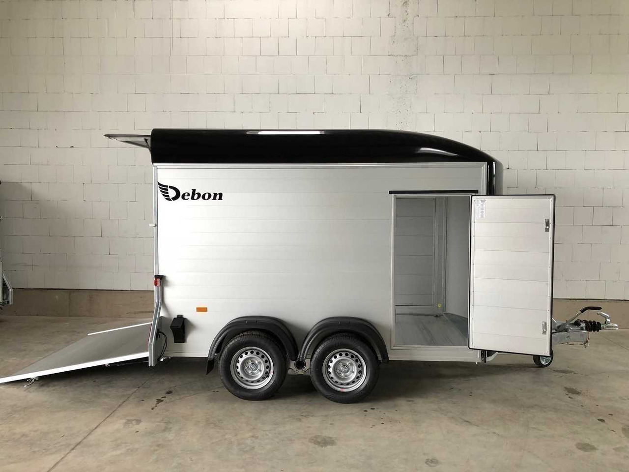 CHEVAL LIBERTE C500 Roadster 2 Türen Kofferanhänger - Motor aanhanger: afbeelding 1 CHEVAL LIBERTE C500 Roadster 2 Türen Kofferanhänger - Motor aanhanger: afbeelding 1