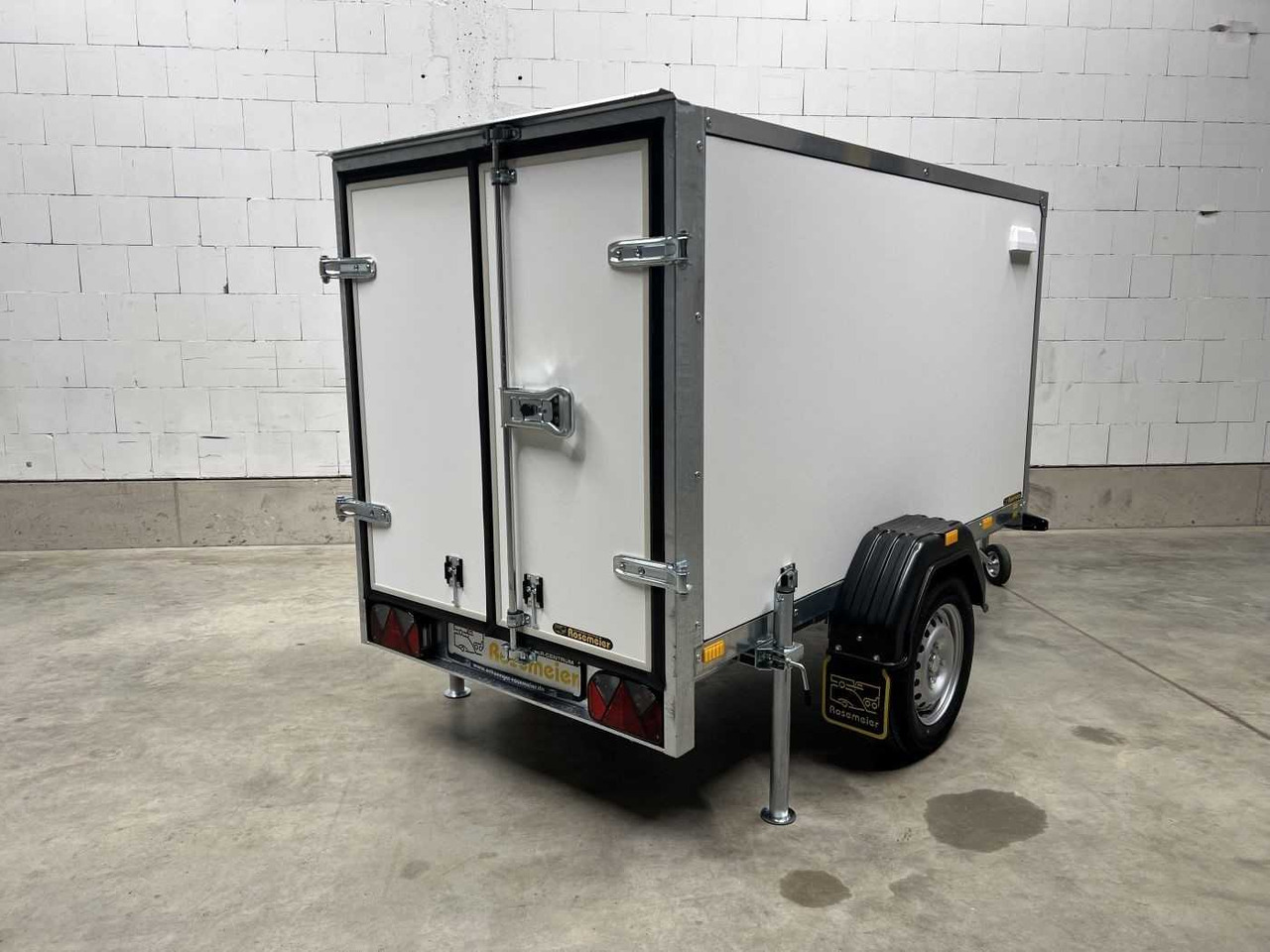 CHEVAL LIBERTE DEBON C220 Roadster Kofferanhänger - Gesloten aanhangwagen: afbeelding 4 CHEVAL LIBERTE DEBON C220 Roadster Kofferanhänger - Gesloten aanhangwagen: afbeelding 4