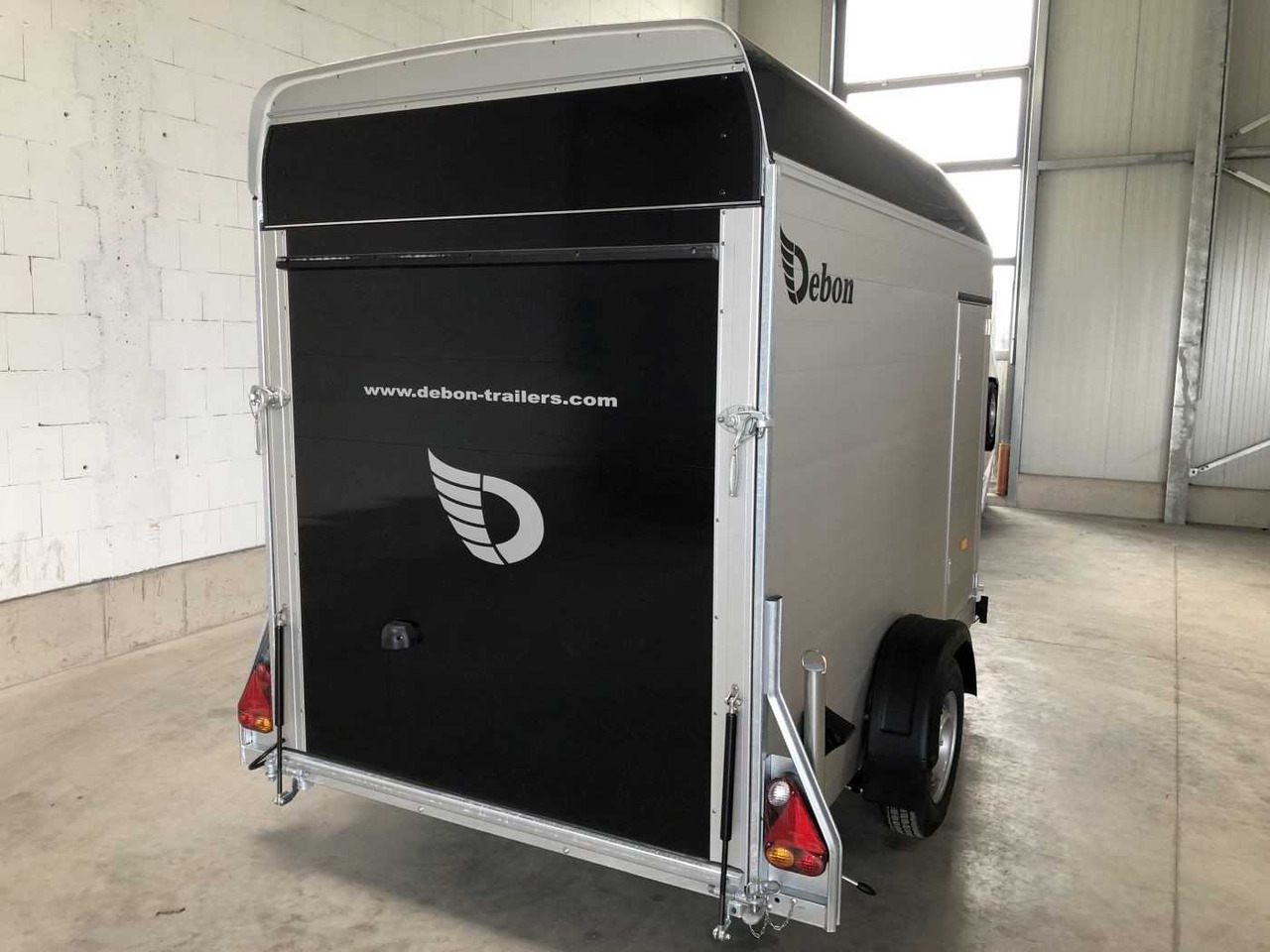 CHEVAL LIBERTE DEBON C300 Roadster Kofferanhänger - Motor aanhanger: afbeelding 3 CHEVAL LIBERTE DEBON C300 Roadster Kofferanhänger - Motor aanhanger: afbeelding 3