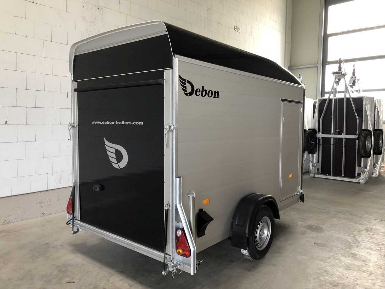 CHEVAL LIBERTE DEBON C300 Roadster Kofferanhänger - Motor aanhanger: afbeelding 4 CHEVAL LIBERTE DEBON C300 Roadster Kofferanhänger - Motor aanhanger: afbeelding 4