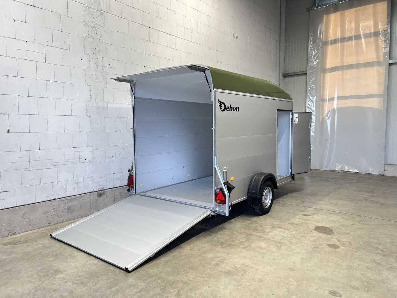 CHEVAL LIBERTE DEBON C400 Roadster Kofferanhänger - Motor aanhanger: afbeelding 2 CHEVAL LIBERTE DEBON C400 Roadster Kofferanhänger - Motor aanhanger: afbeelding 2