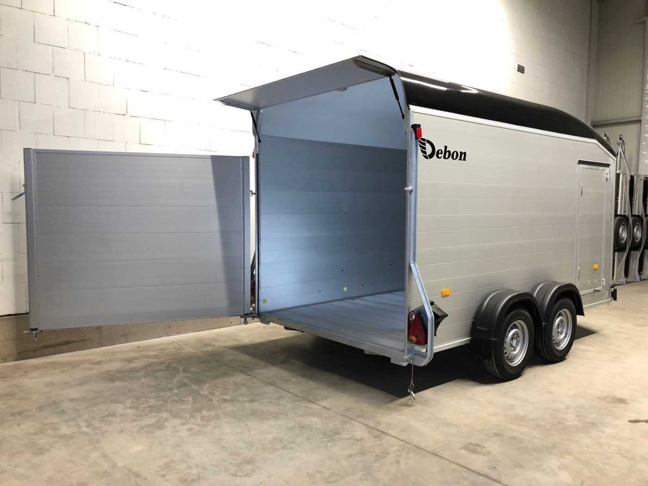 CHEVAL LIBERTE DEBON C700 Roadster ALF Kofferanhänger - Gesloten aanhangwagen: afbeelding 2 CHEVAL LIBERTE DEBON C700 Roadster ALF Kofferanhänger - Gesloten aanhangwagen: afbeelding 2