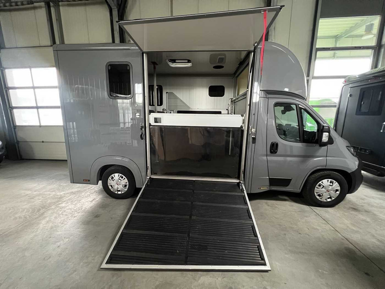 Fiat Compact Basic LKW - Paardenvrachtwagen: afbeelding 1 Fiat Compact Basic LKW - Paardenvrachtwagen: afbeelding 1