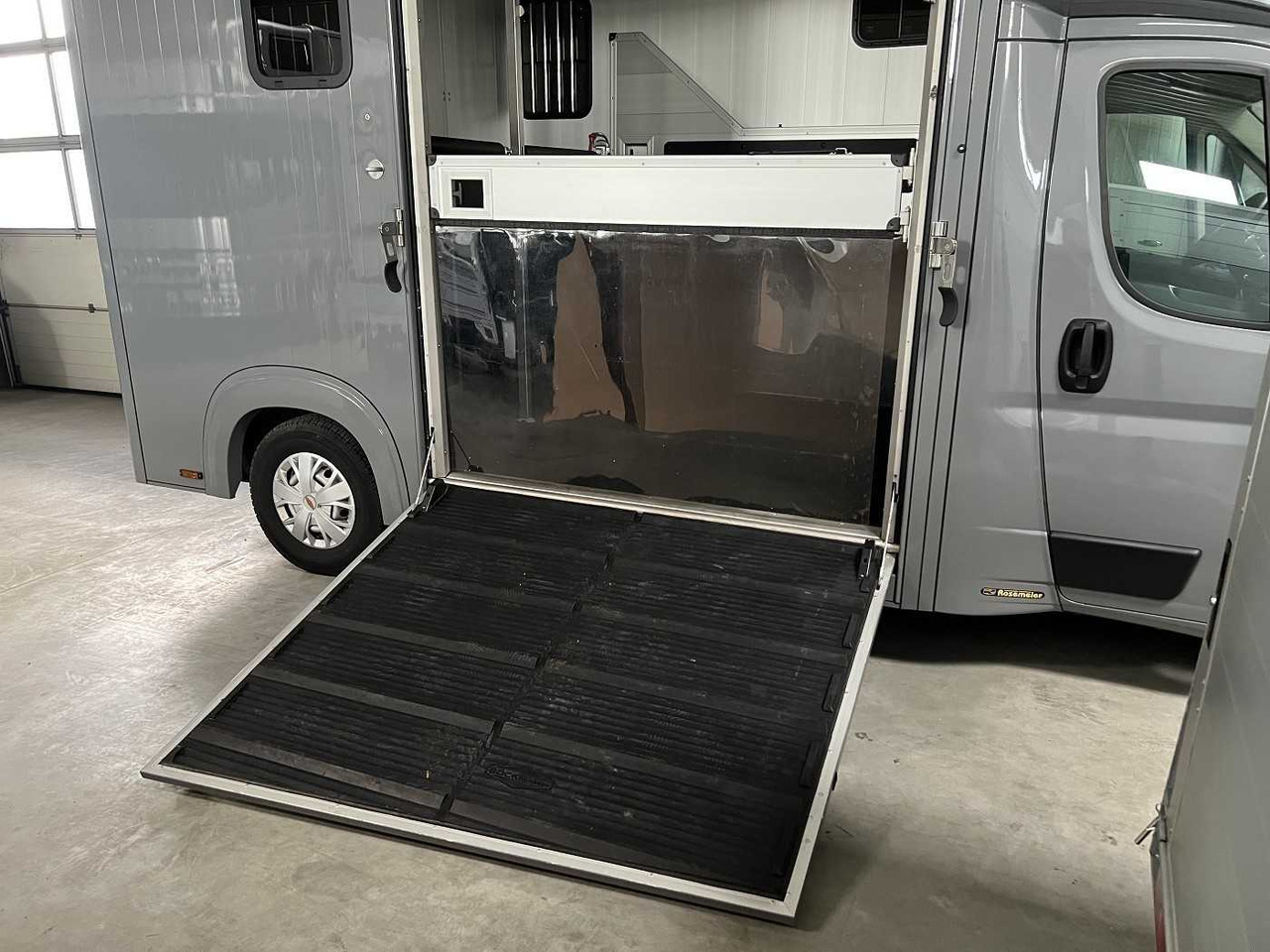 Fiat Compact Basic LKW - Paardenvrachtwagen: afbeelding 2 Fiat Compact Basic LKW - Paardenvrachtwagen: afbeelding 2