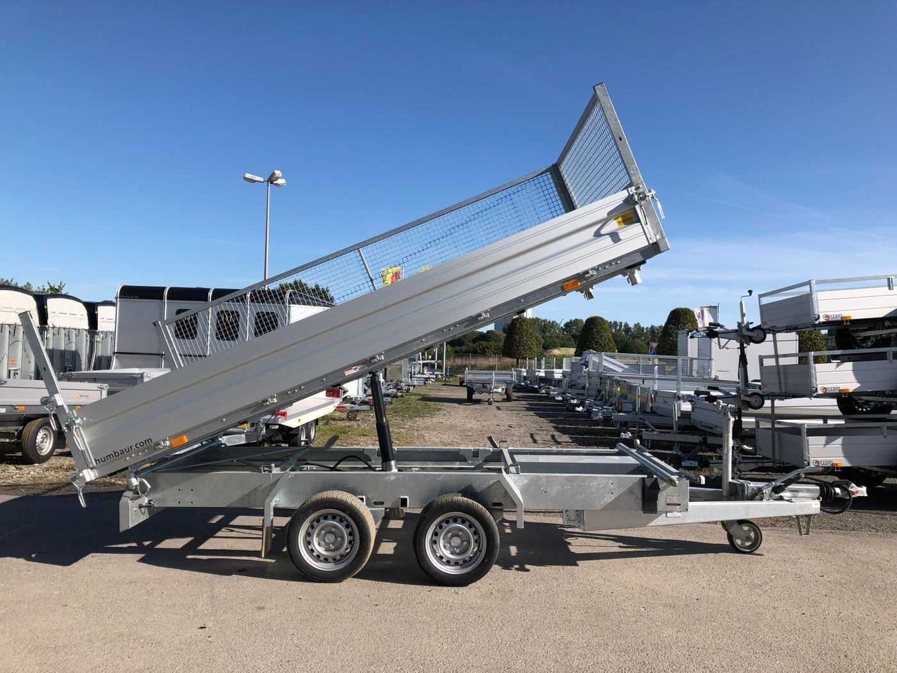 HUMBAUR HTK 3500.37 Gitter Dreiseitenkipper - Kipper aanhangwagen: afbeelding 2 HUMBAUR HTK 3500.37 Gitter Dreiseitenkipper - Kipper aanhangwagen: afbeelding 2