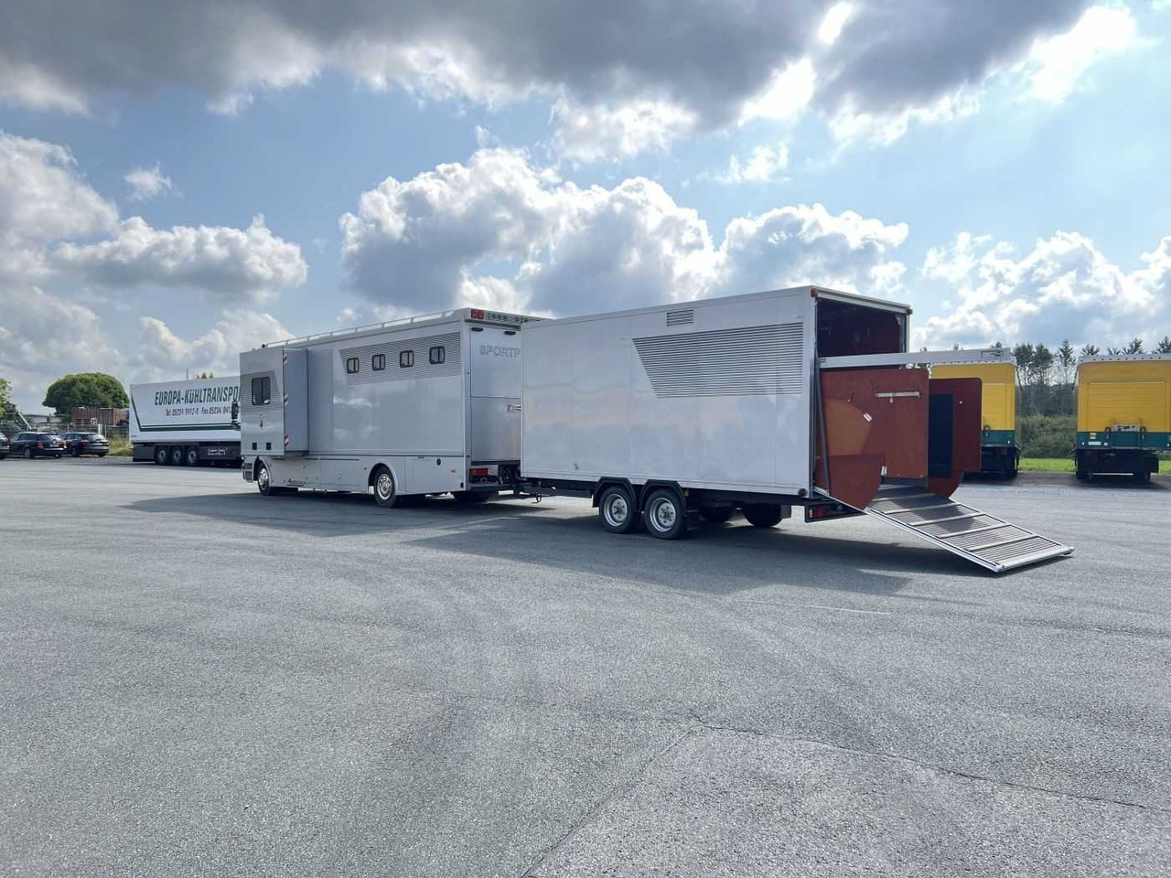 MERCEDES-BENZ Atego 1229 + Anhänger LKW - Paardenvrachtwagen: afbeelding 4 MERCEDES-BENZ Atego 1229 + Anhänger LKW - Paardenvrachtwagen: afbeelding 4