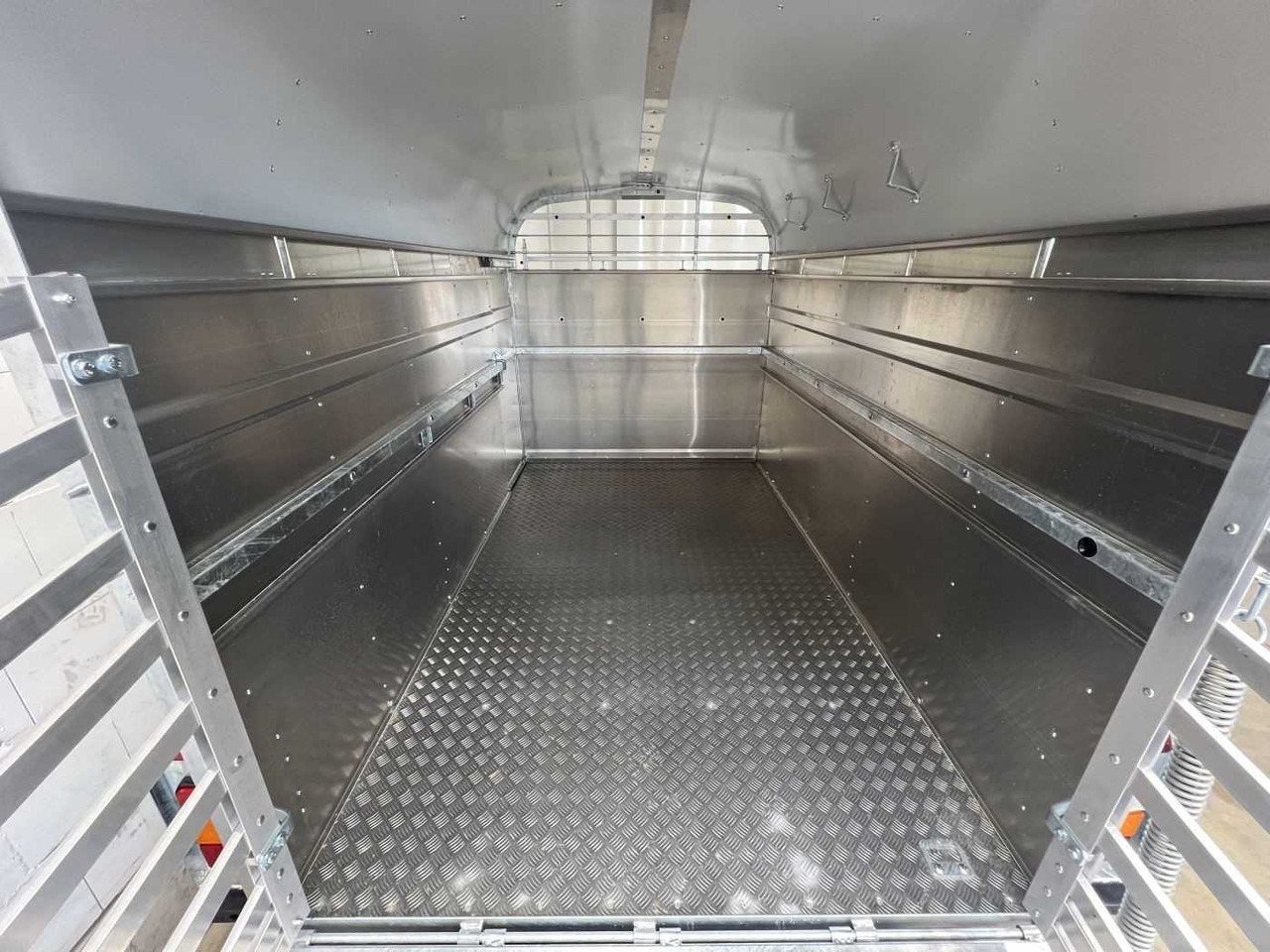 NUGENT L3018H Viehanhänger Nugent - Veewagen aanhangwagen: afbeelding 4 NUGENT L3018H Viehanhänger Nugent - Veewagen aanhangwagen: afbeelding 4