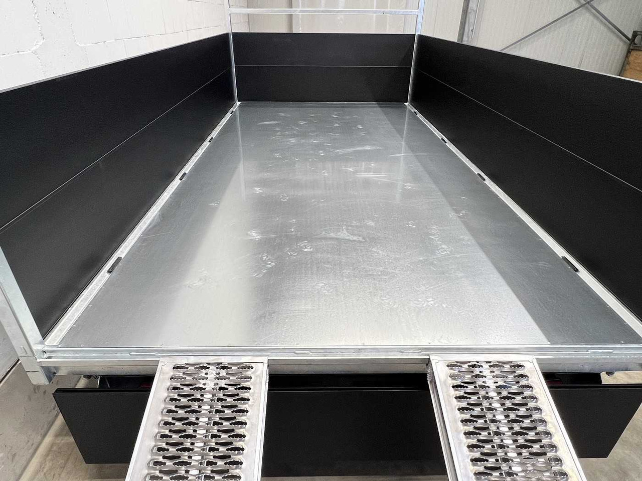 SARIS K3 356 184 3500 2 E Bl ED Spez Dreiseitenkipper - Kipper aanhangwagen: afbeelding 5 SARIS K3 356 184 3500 2 E Bl ED Spez Dreiseitenkipper - Kipper aanhangwagen: afbeelding 5