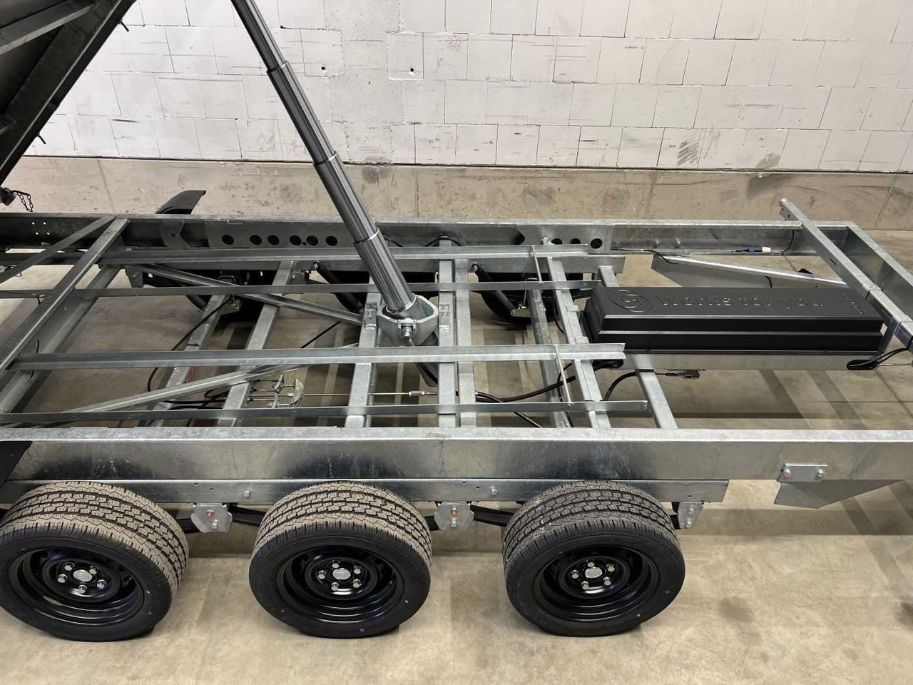 SARIS K3 406 204 3500 3 B E Black Dreiseitenkipper - Kipper aanhangwagen: afbeelding 3 SARIS K3 406 204 3500 3 B E Black Dreiseitenkipper - Kipper aanhangwagen: afbeelding 3