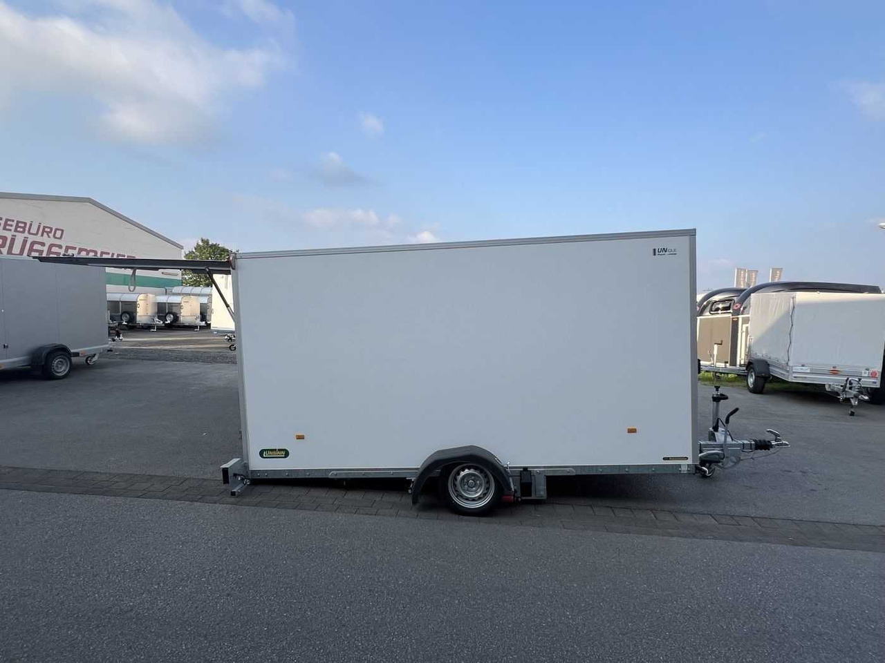 UNSINN UKA 3717-18-13 Absenk Kofferanhänger - Gesloten aanhangwagen: afbeelding 2 UNSINN UKA 3717-18-13 Absenk Kofferanhänger - Gesloten aanhangwagen: afbeelding 2