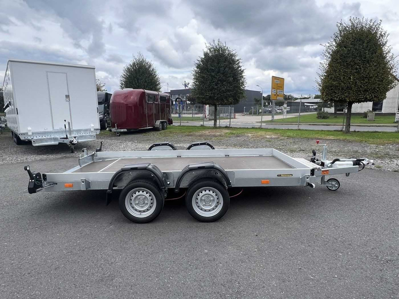 VEZEKO Husky FB 35.35 Absenker - Motor aanhanger: afbeelding 5 VEZEKO Husky FB 35.35 Absenker - Motor aanhanger: afbeelding 5