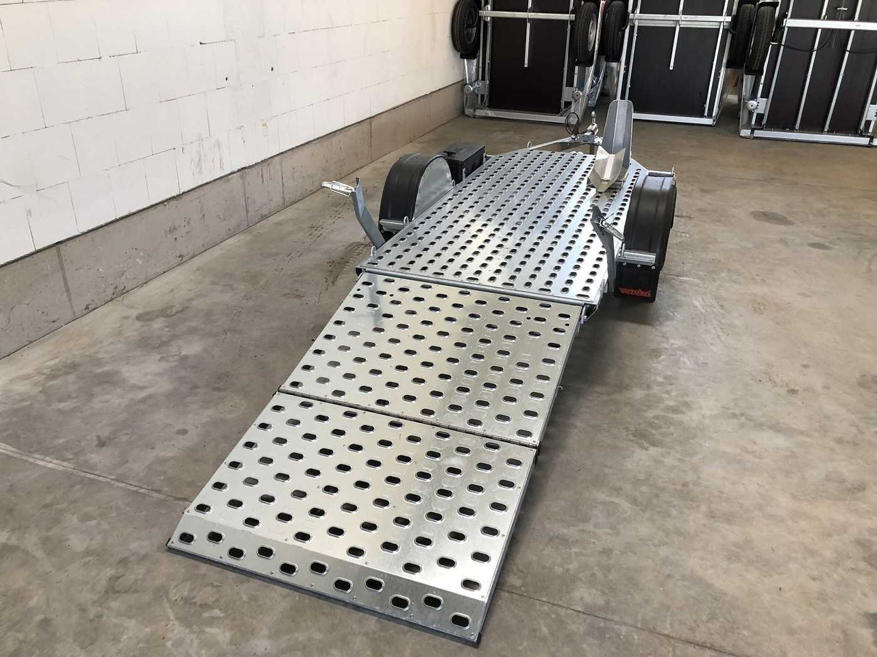 VEZEKO Motovan A + Box Motorradanhänger - Motor aanhanger: afbeelding 2 VEZEKO Motovan A + Box Motorradanhänger - Motor aanhanger: afbeelding 2