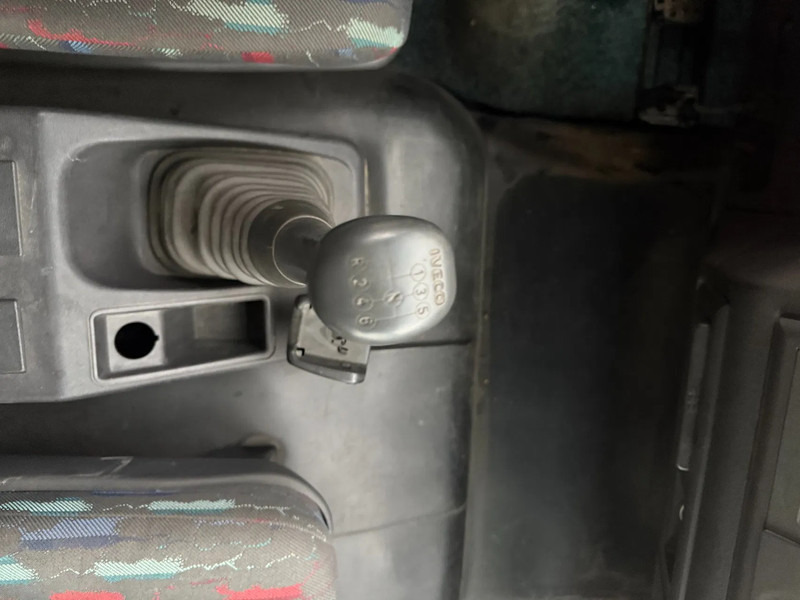 Iveco Eurocargo Eurocargo 120E18 / Airco / APK TUV 3-2026 / 227tkm / Euro3 / Steel suspension / No rust!!!!!!! - Bakwagen: afbeelding 4 Iveco Eurocargo Eurocargo 120E18 / Airco / APK TUV 3-2026 / 227tkm / Euro3 / Steel suspension / No rust!!!!!!! - Bakwagen: afbeelding 4
