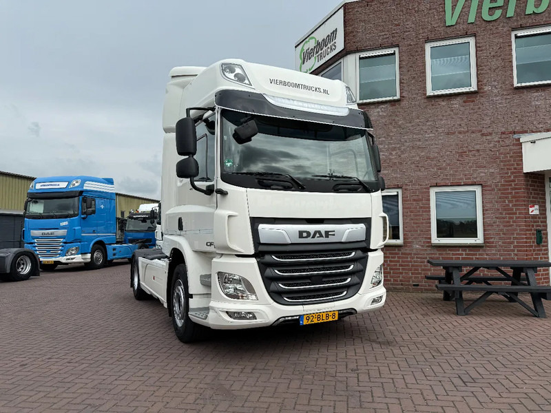 DAF CF 410 CF410 4X2 Spacecab - Distributie trekker - Mileuzone - Dealer onderhouden - apk 6-2026 - Trekker: afbeelding 1 DAF CF 410 CF410 4X2 Spacecab - Distributie trekker - Mileuzone - Dealer onderhouden - apk 6-2026 - Trekker: afbeelding 1