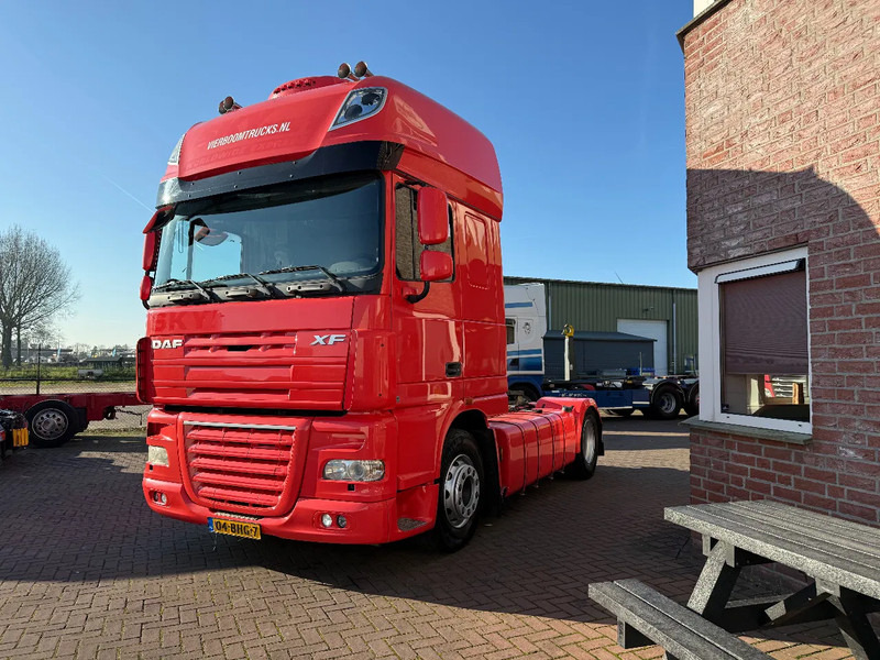 DAF XF 105.460 XF105-460 4X2 SUPERSPCECAB RETARDER - Trekker: afbeelding 2 DAF XF 105.460 XF105-460 4X2 SUPERSPCECAB RETARDER - Trekker: afbeelding 2