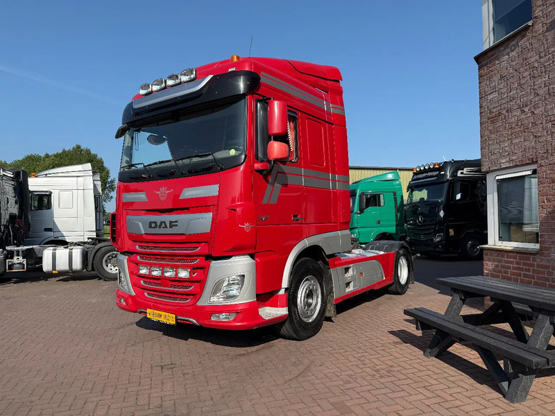 DAF XF 530 XF530 4X2 / RETARDER / ONLY 601.787KM / FULL SPOILER / MANUAL GEARBOX - Trekker: afbeelding 2 DAF XF 530 XF530 4X2 / RETARDER / ONLY 601.787KM / FULL SPOILER / MANUAL GEARBOX - Trekker: afbeelding 2