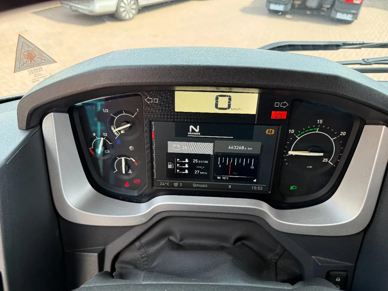 Renault T T460 4X2 "Black Beauty" full options only 463.268KM Holland Truck !!!!!! - Trekker: afbeelding 5 Renault T T460 4X2 "Black Beauty" full options only 463.268KM Holland Truck !!!!!! - Trekker: afbeelding 5