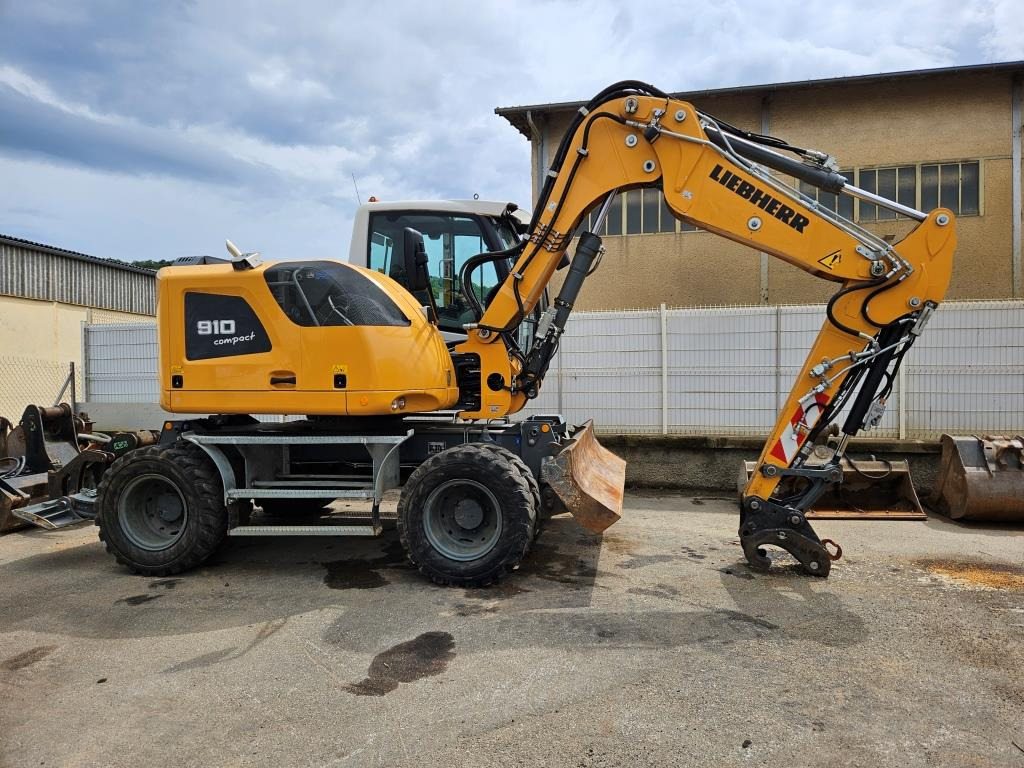 LIEBHERR A 910 COMPACT - Mobiele graafmachine: afbeelding 2 LIEBHERR A 910 COMPACT - Mobiele graafmachine: afbeelding 2