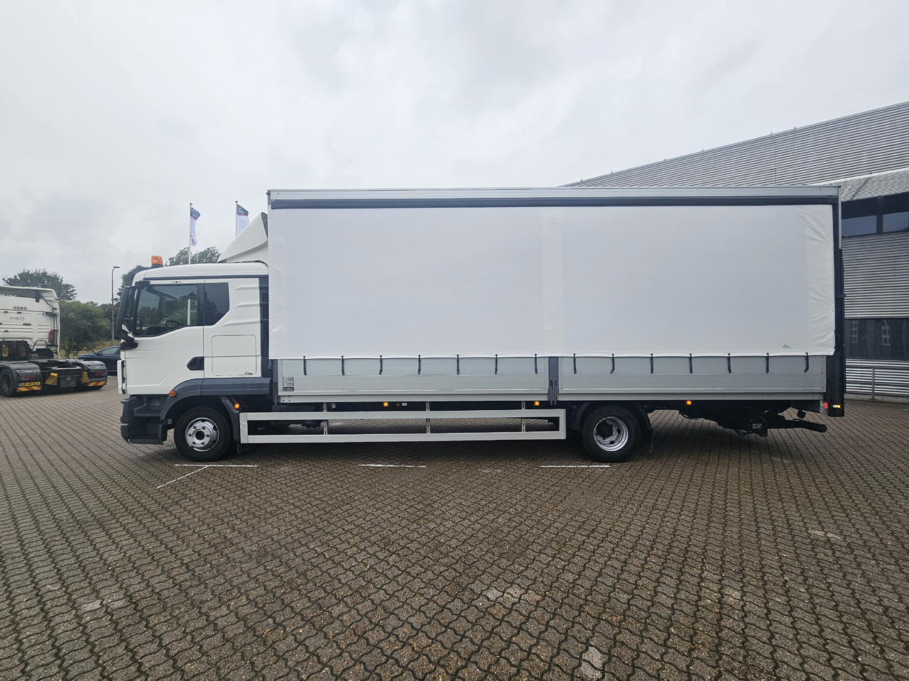 MAN TGL 12.250 - Schuifzeilen vrachtwagen: afbeelding 5 MAN TGL 12.250 - Schuifzeilen vrachtwagen: afbeelding 5