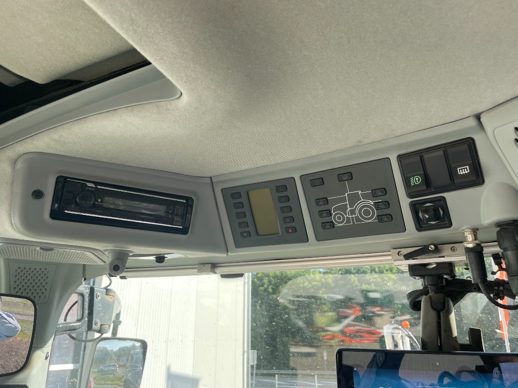 CLAAS Arion 660 CMATIC - Tractor: afbeelding 3 CLAAS Arion 660 CMATIC - Tractor: afbeelding 3